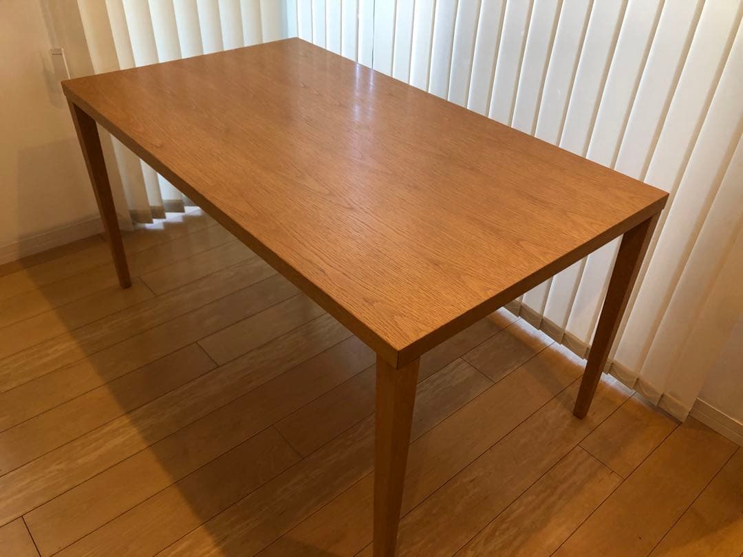 ACTUS 木製ダイニングテーブル