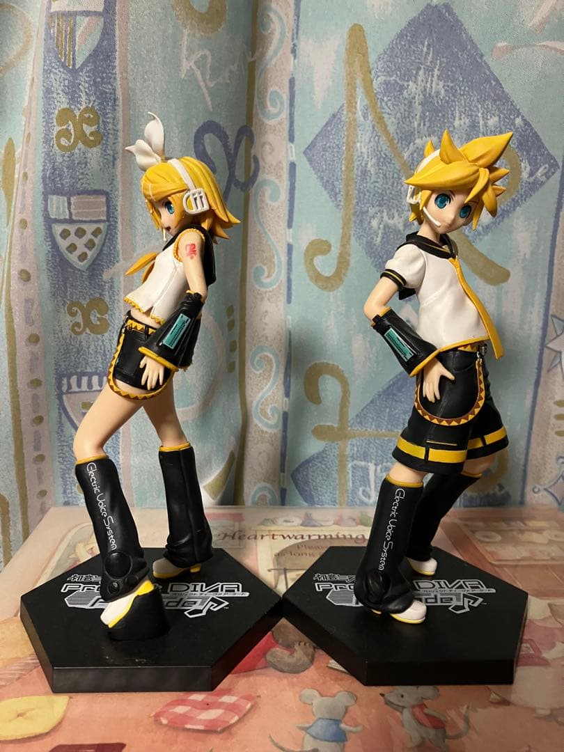 シ*）様 鏡音レン・リン プレミアムフィギュアセット