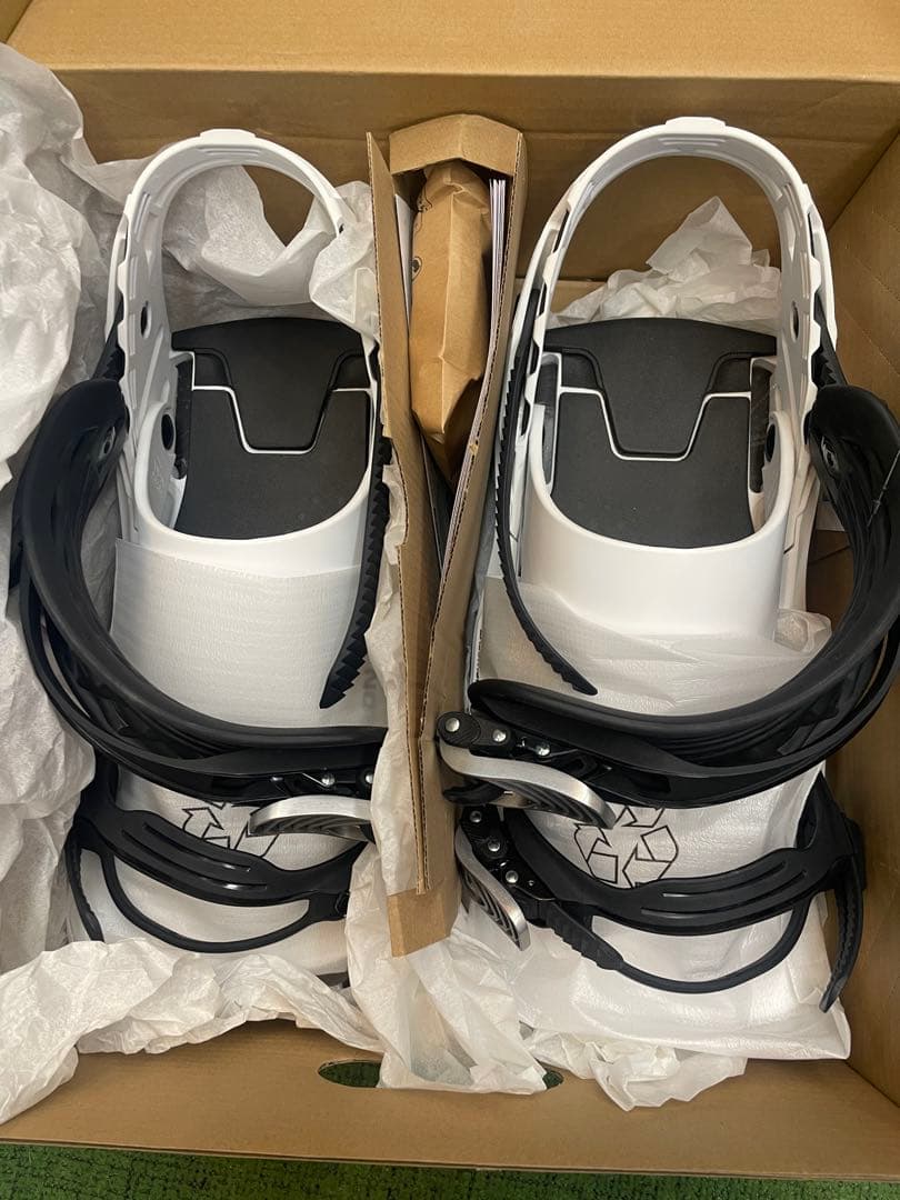 salomon hologram Mサイズ 24-25 新品 ホログラム