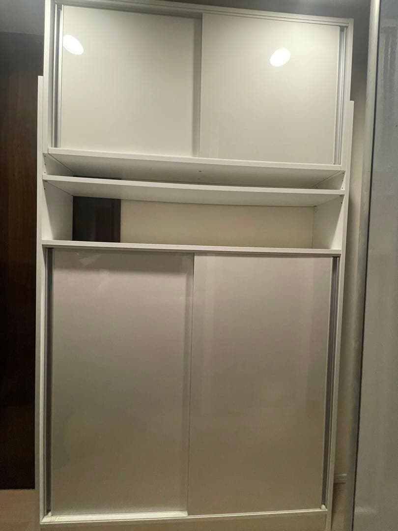 【美品、送料込み】スライド式　棚　収納庫　引き戸　薄型