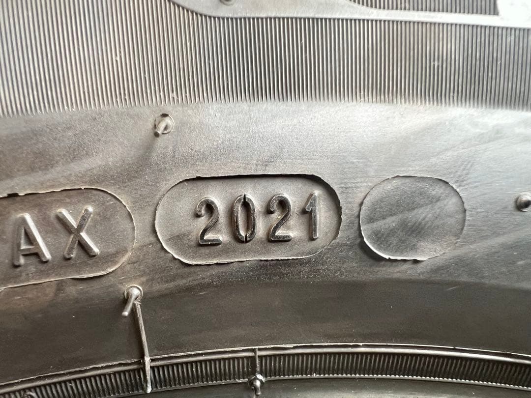 送料込み235/65R17Michelin x-ICE  4本セット