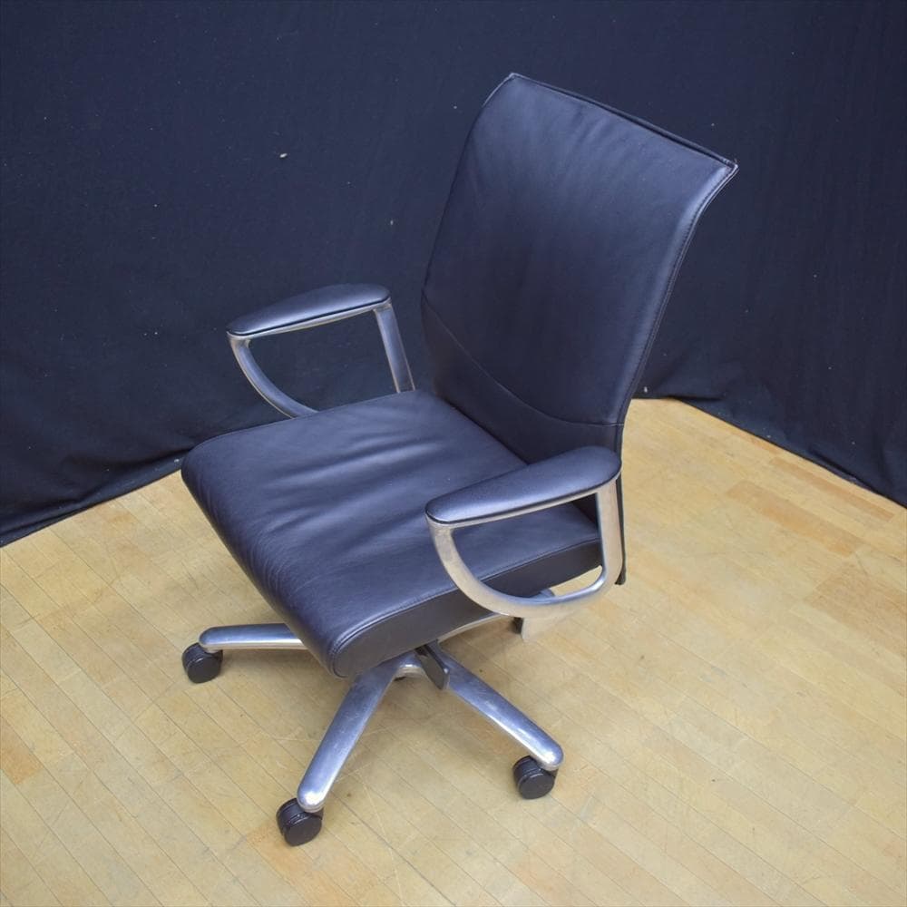 オカムラ　CE56SX　本革　デスクチェア　椅子　イス　事務椅子　役員　社長　B