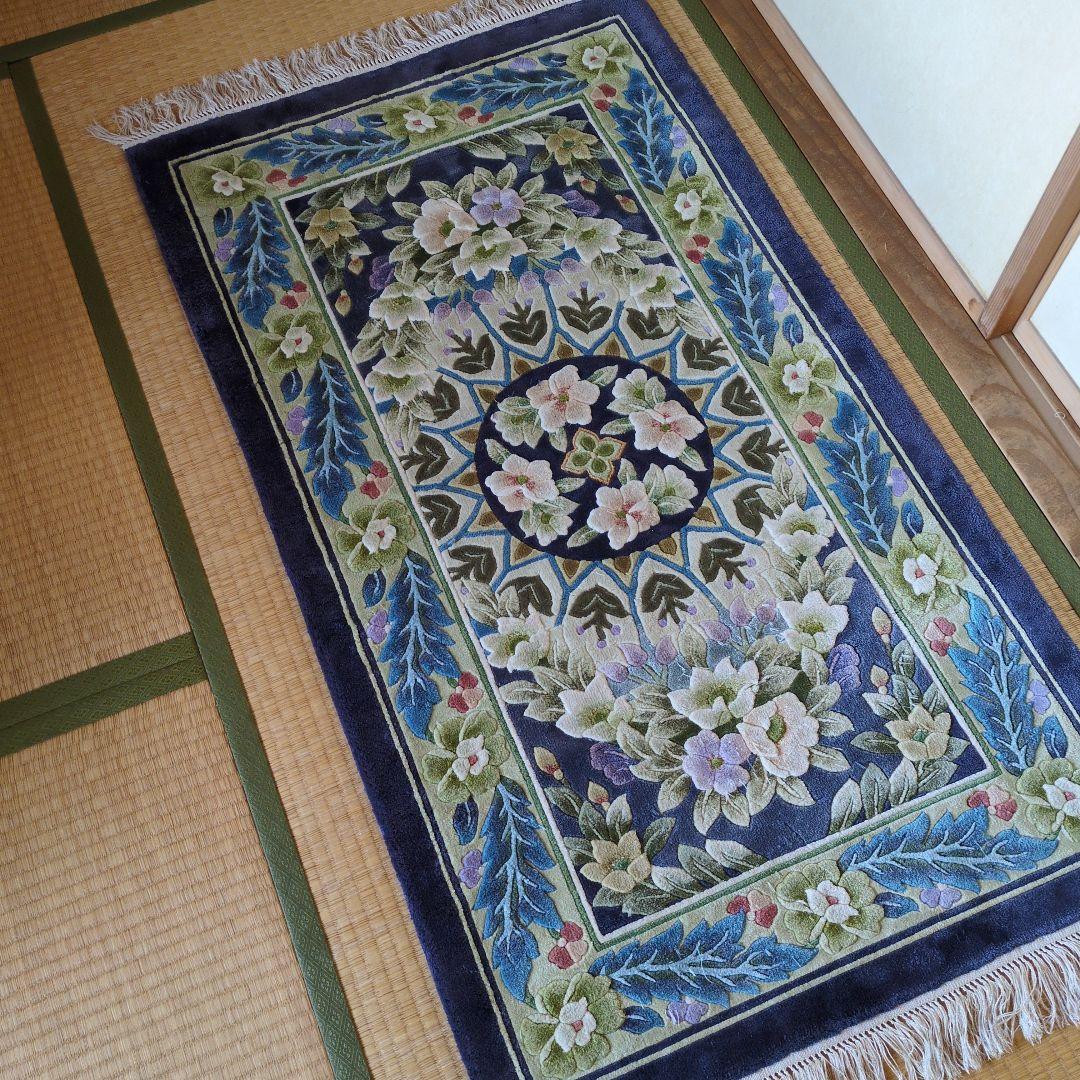 玄関マット　花柄刺繍ネイビーブルー　ラグ