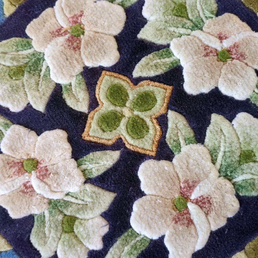 玄関マット　花柄刺繍ネイビーブルー　ラグ