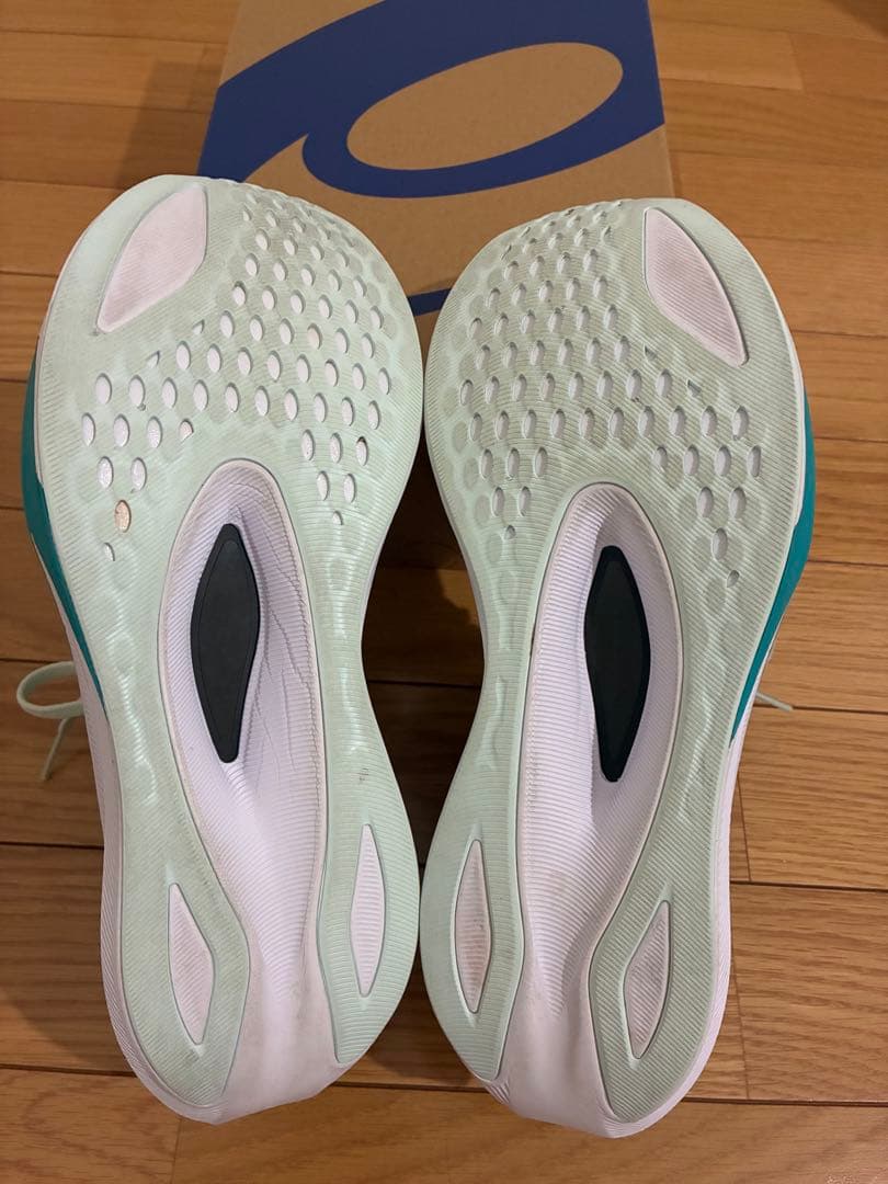 アシックス マジック スピード 4 25.5cm