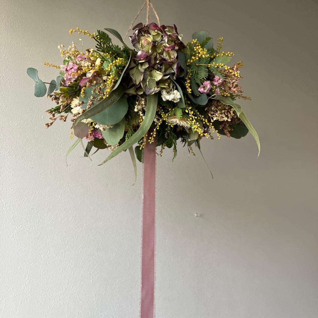 ミモザの蕾とアンティーク紫陽花の春待ちフライングリース　ひな祭り　スターチス