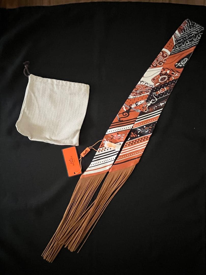 新品未使用　タグ付き　エルメス　ツイリー　レザーフリンジ　付属巾着付き