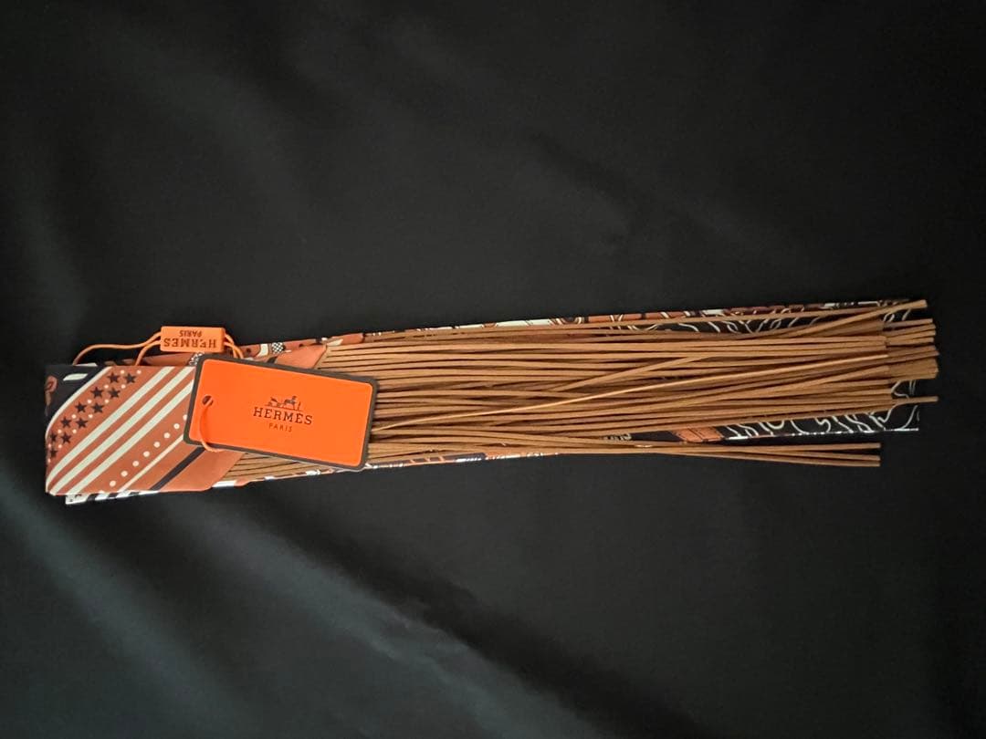 新品未使用　タグ付き　エルメス　ツイリー　レザーフリンジ　付属巾着付き