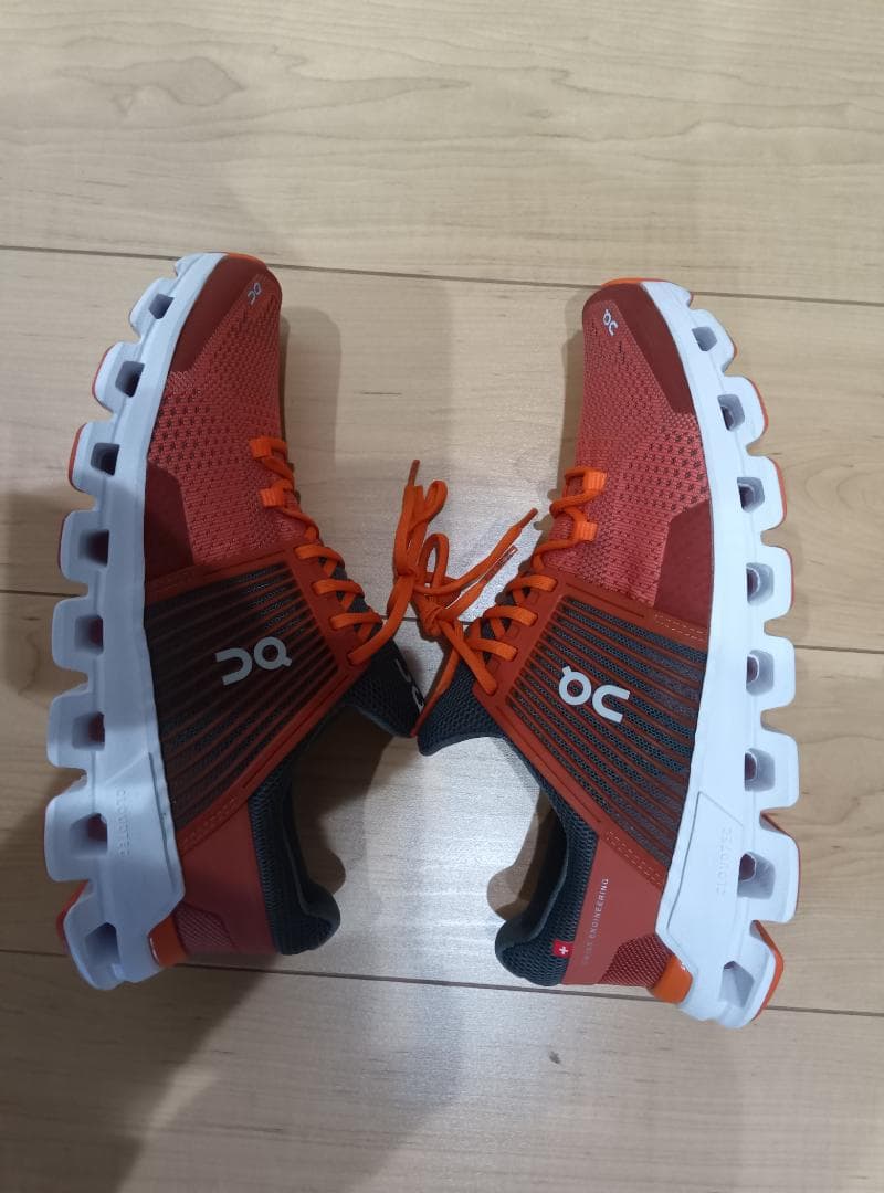 ウォーキング・ランニングウェア on CLOUD TEC