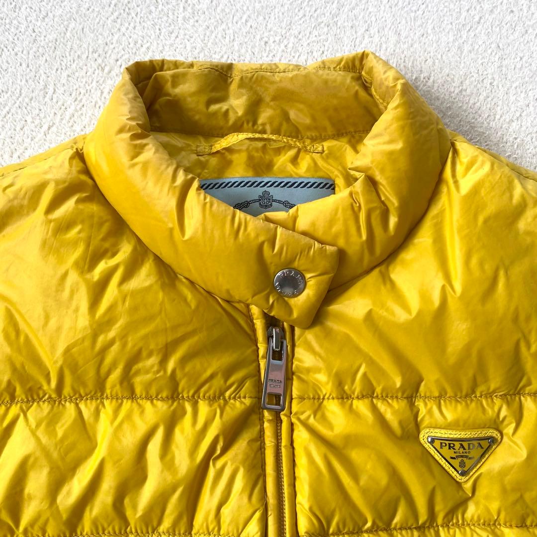 PRADA プラダ 三角ロゴ プレート ダウンベスト イエロー