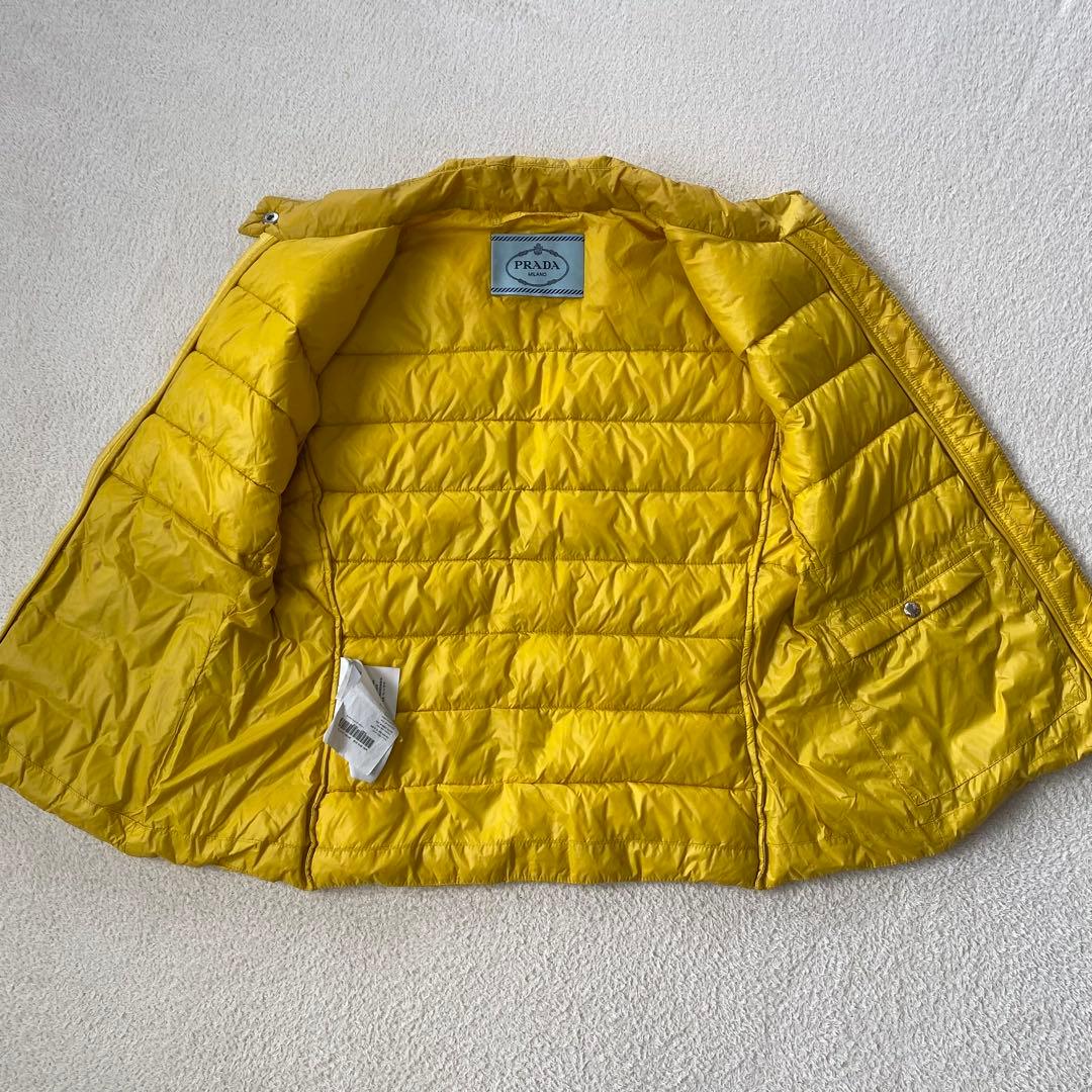 PRADA プラダ 三角ロゴ プレート ダウンベスト イエロー