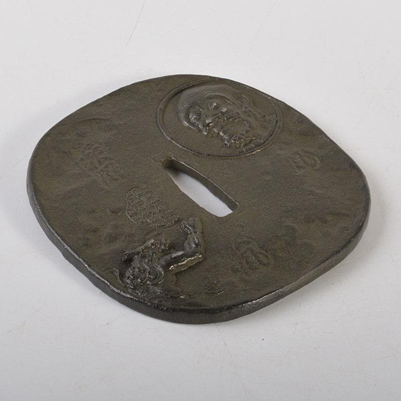 武具　刀装具　古鉄　達磨図　鍔　在銘　N　6404