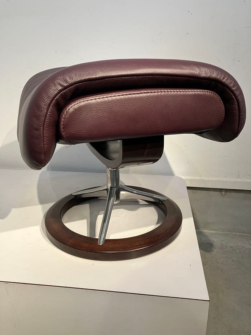 北欧ノルウェー、エコーネス、高級オットマン、スツール、カッシーナ、アクタス、本革