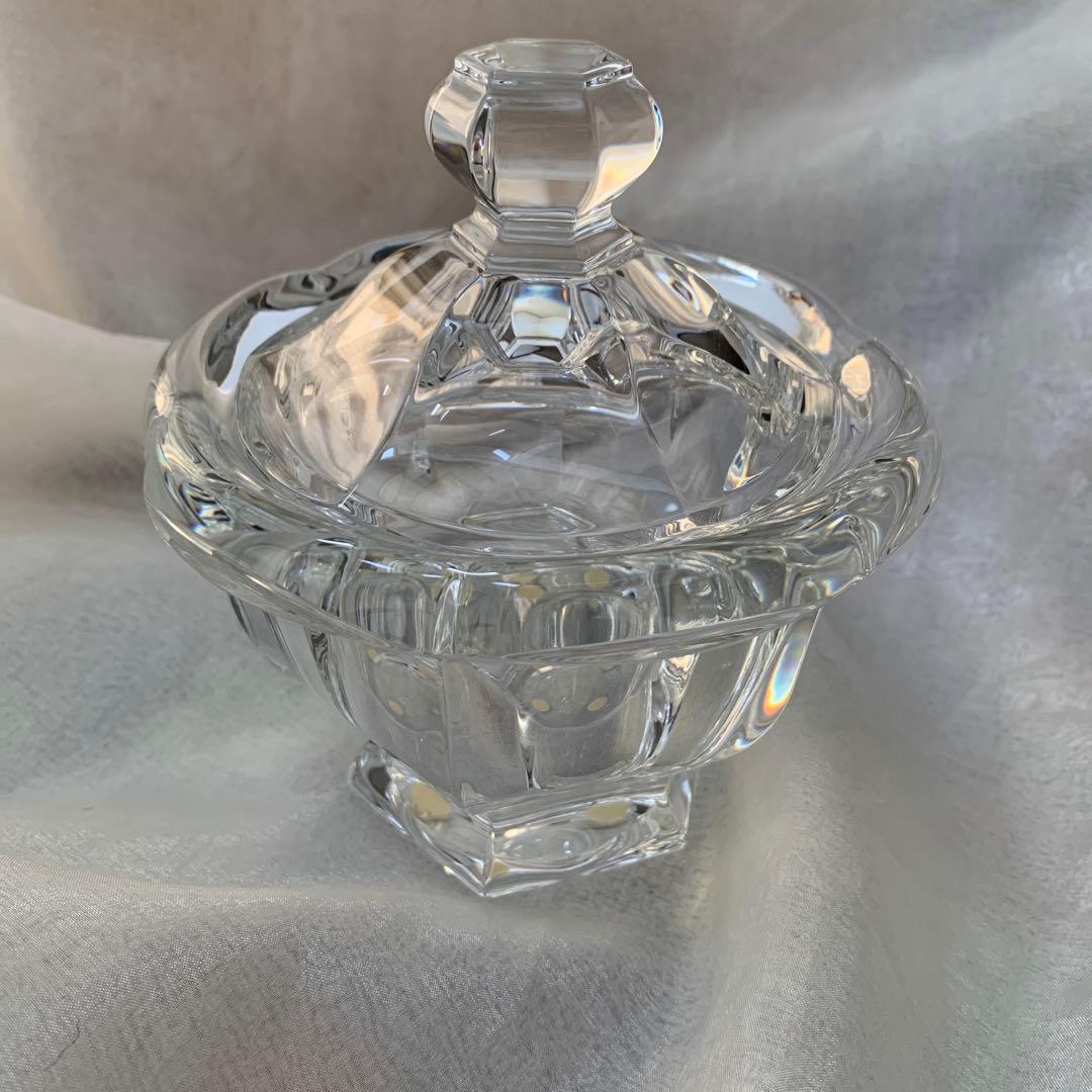 バカラ　クリスタル アルクール　蓋付き菓子入れ