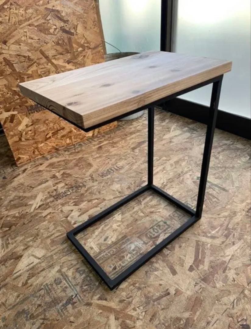 国産杉　無垢材　サイドテーブル　ハンドメイド　アイアン脚　即日発送