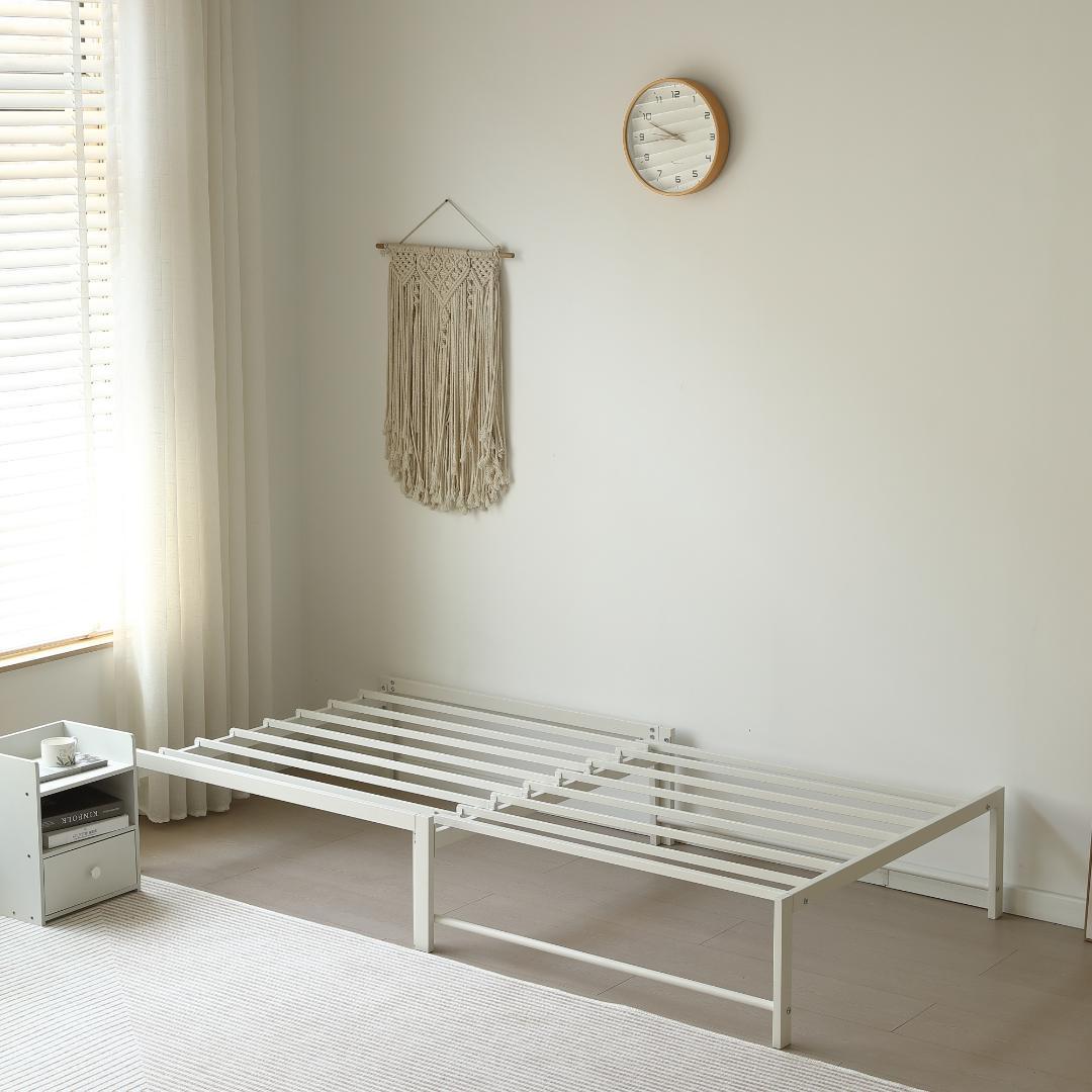 【ホワイト】伸長式ベッド シングル パイプベッド 伸縮 下収納 パイプベッド