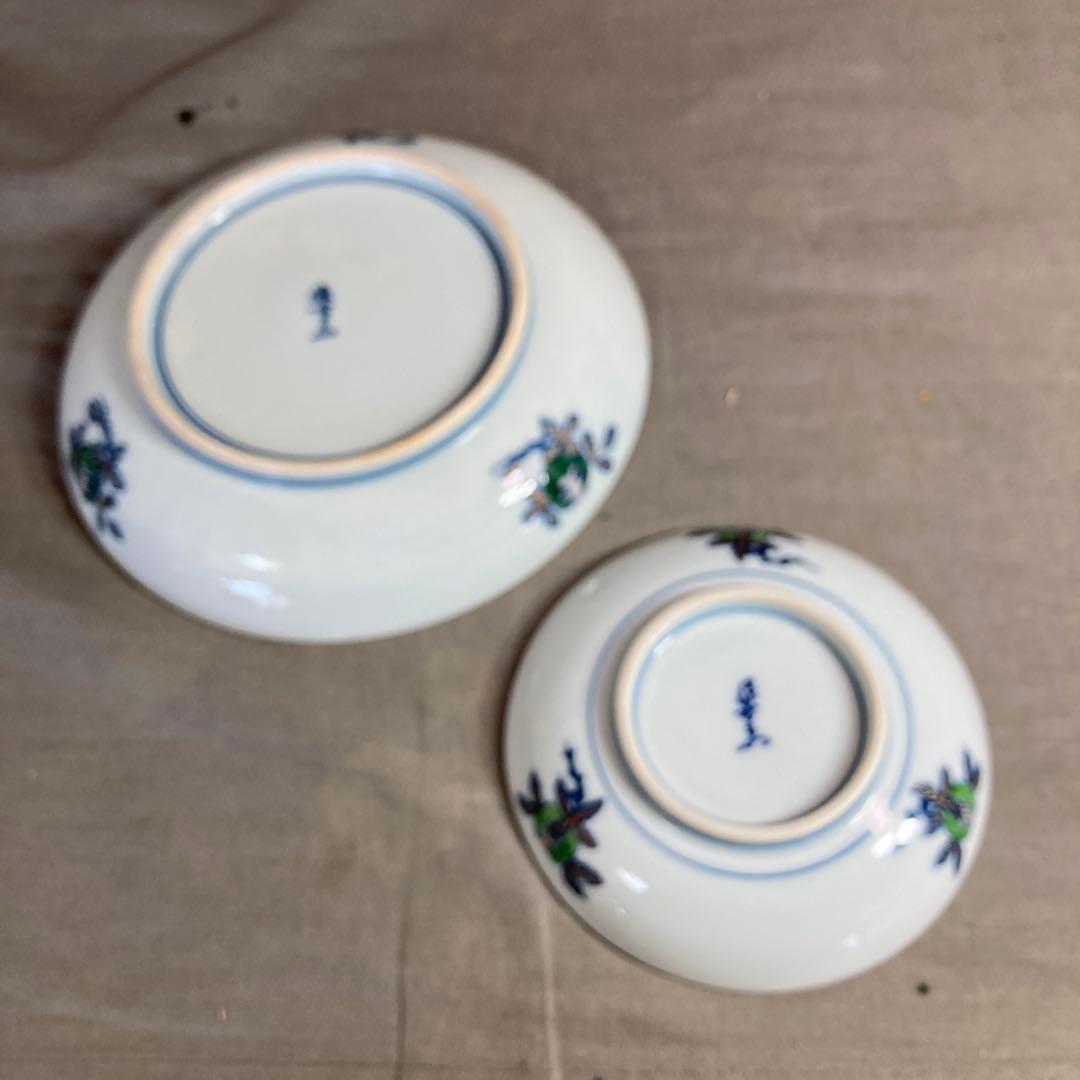 【源右衛門】古伊万里の伝統　日本銘窯　源右衛門作　古伊万里松絵　小皿と中皿各一枚