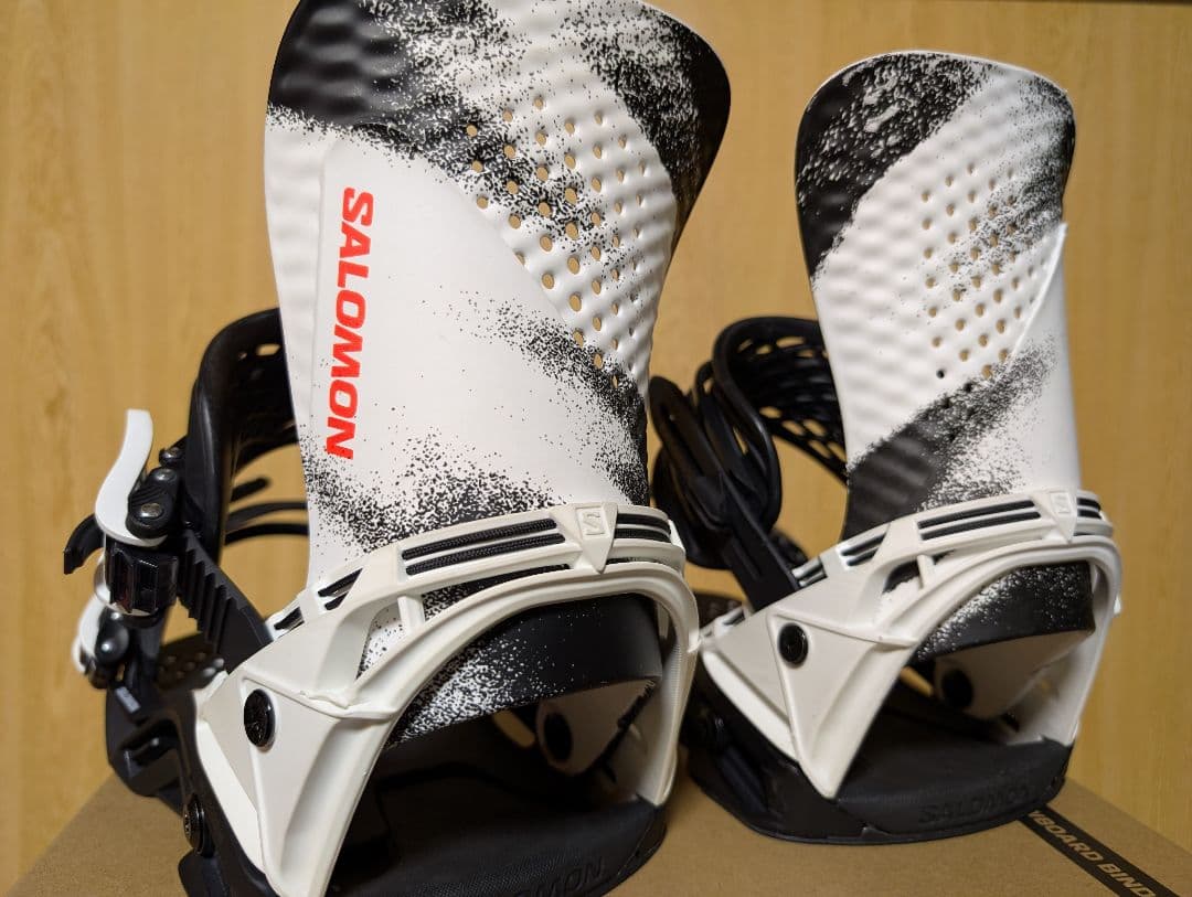 25/26 SALOMON HOLOGRAM ビンディング M SPRAYカラー