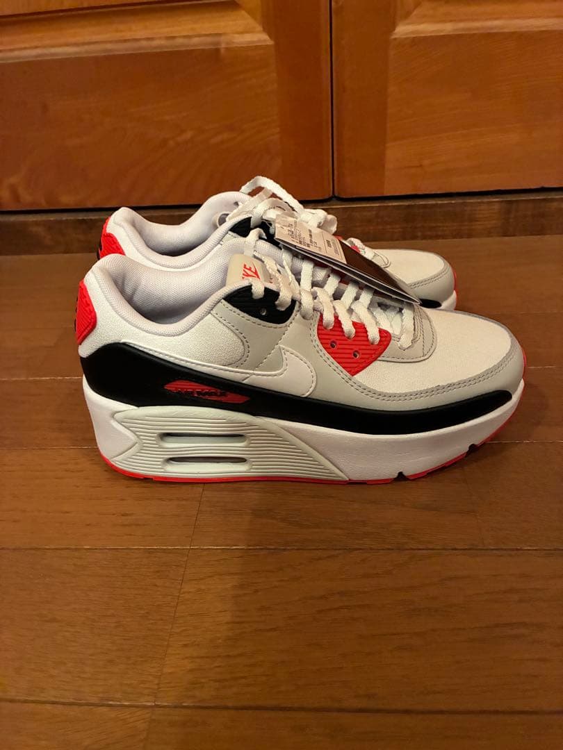 ぴ*ー様 新品未使用 NIKE W AIR MAX 90 LV8 LV8 23.
