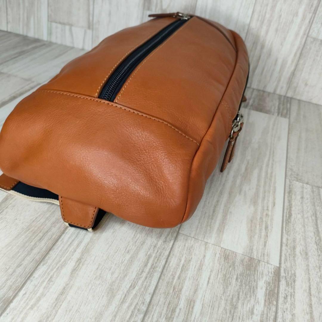 50 COACH コーチ　レザー　ボディーバッグ