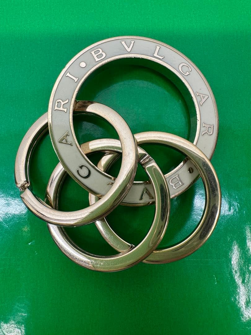 BVLGARI リング型キーホルダー　ホワイト