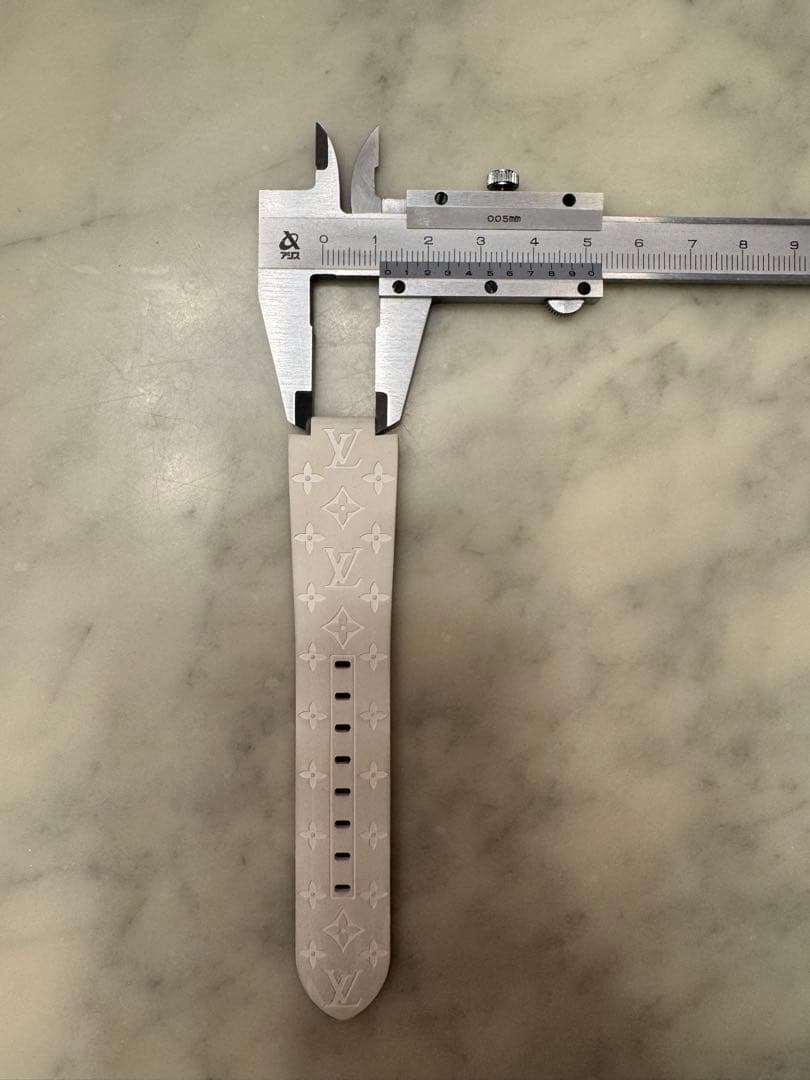 Louis Vuitton ホワイトラバーベルト