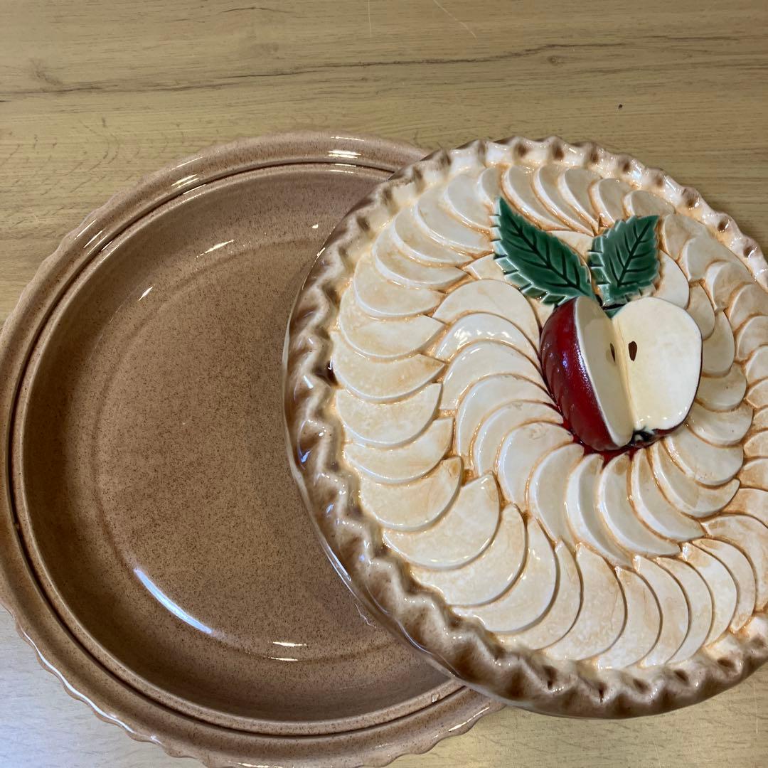 セラミカ　アップルパイ柄の容器