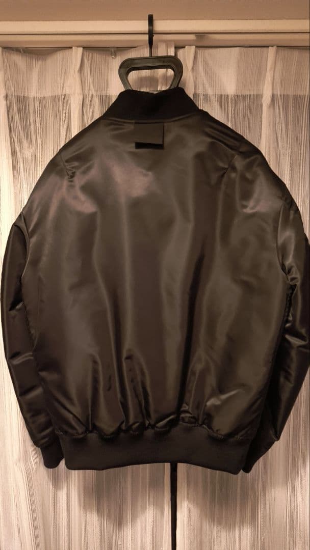 ユニクロ＋J　ハイブリッドダウンオーバーサイズ MA-1　S（中古）