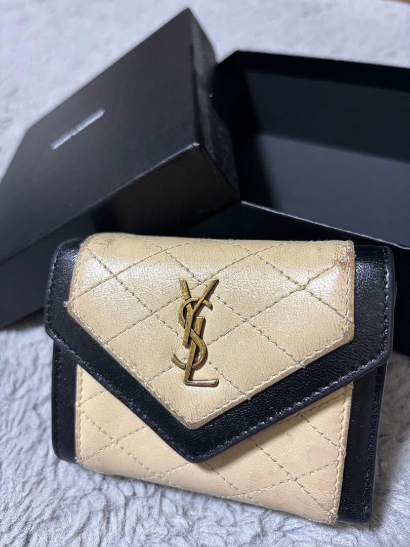 YSL キルティングレザー三つ折り財布