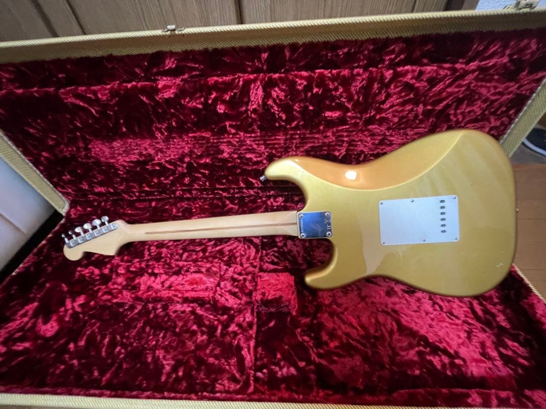 【極美品】 希少なFender USA ストラトキャスター ゴールド 2017年