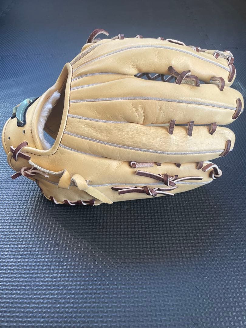 m*e様 グローバルエリート　軟式グローブ　外野手　左投げ　キャメル