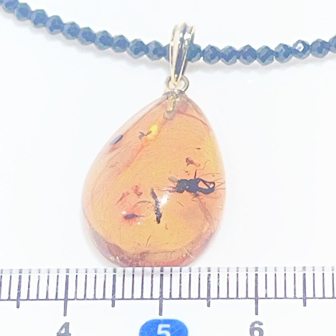 琥珀虫入りペンダントブラックスピネルネックレスNO25-2406