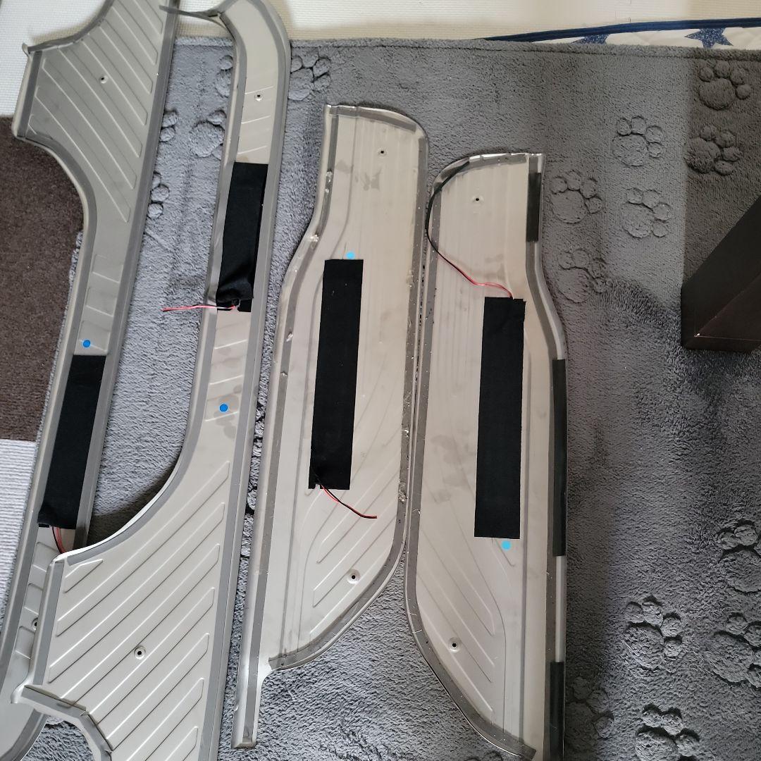 アルファード30系　スカッフプレート とドアインナーカバー