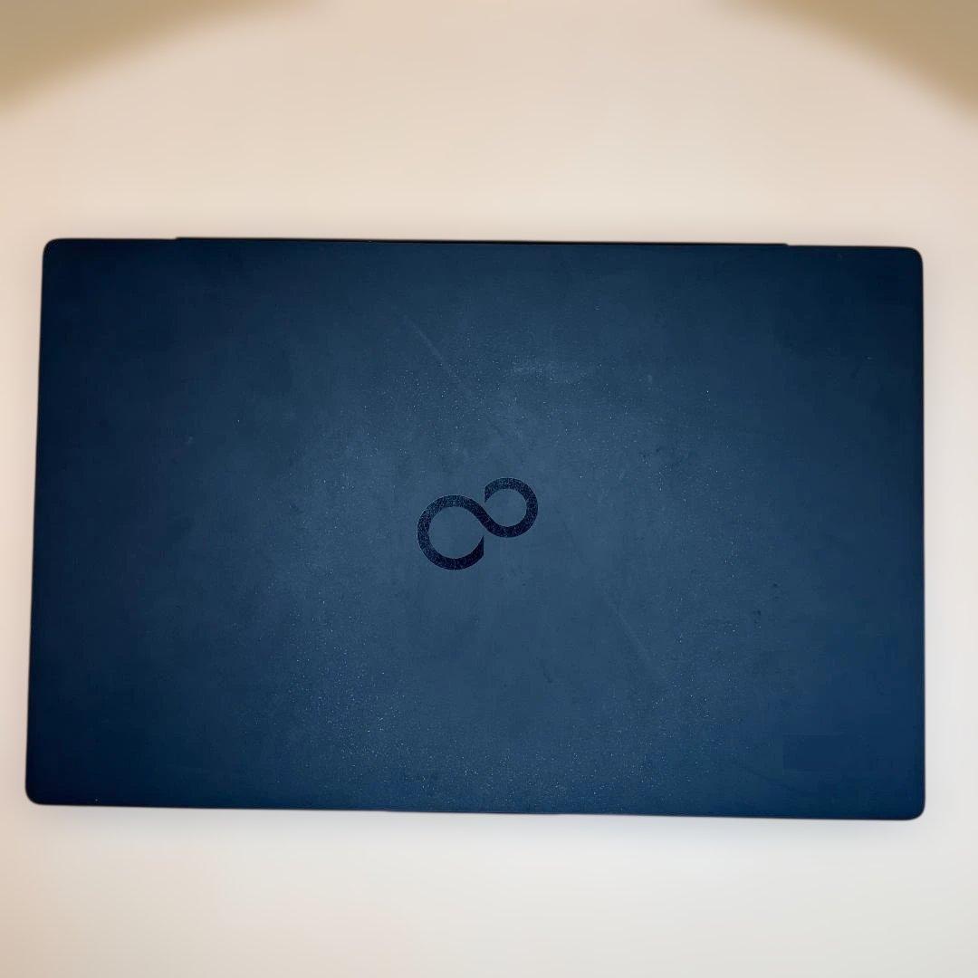 美品 富士通 高速パソコン i5第11世代 8GB SSD256GB カメラ付