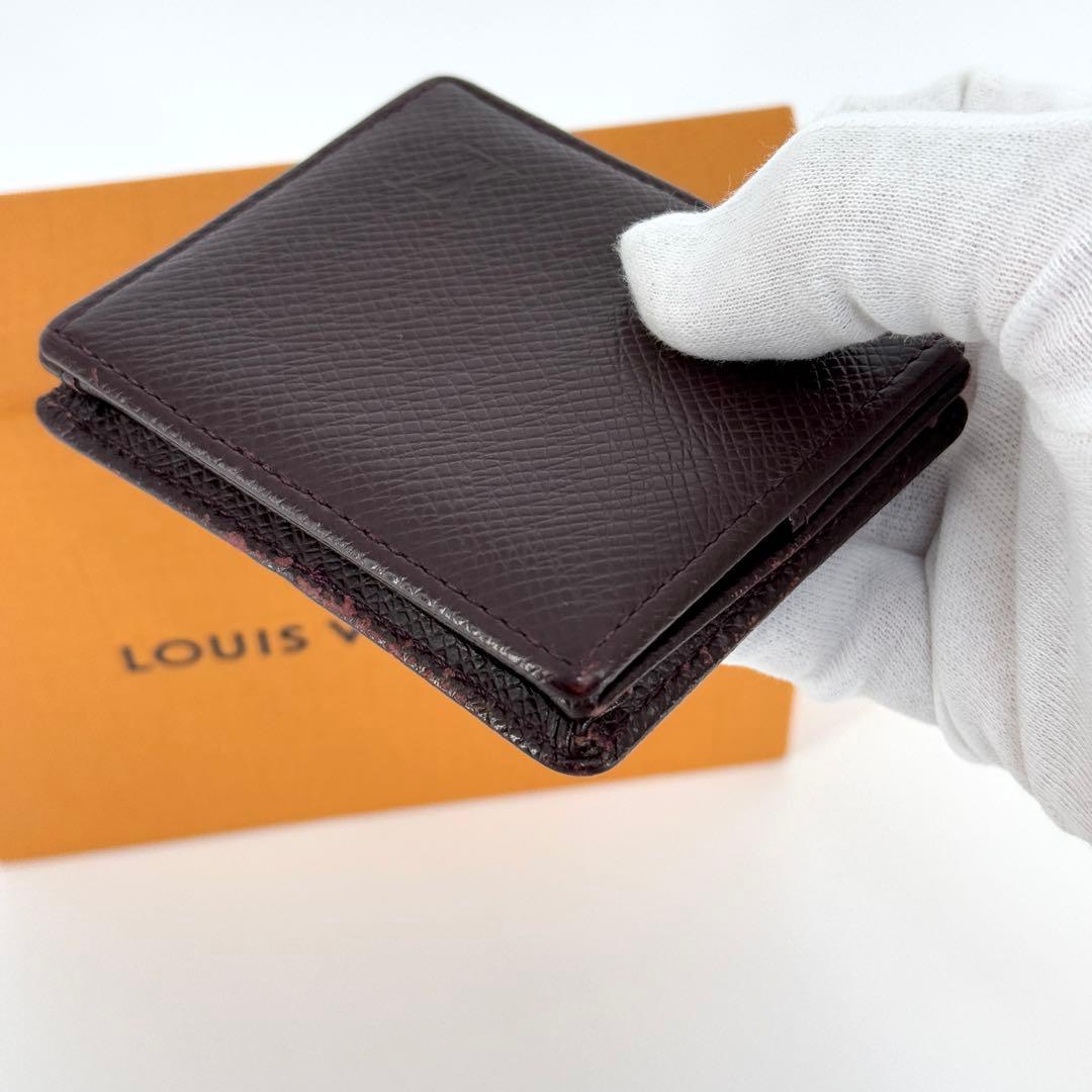 美品 ルイヴィトン タイガ ケース ポルトモネ ボワット アカジュー 紫