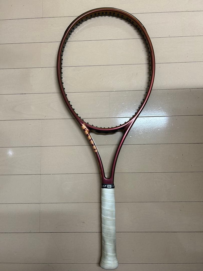 テニスラケット 赤