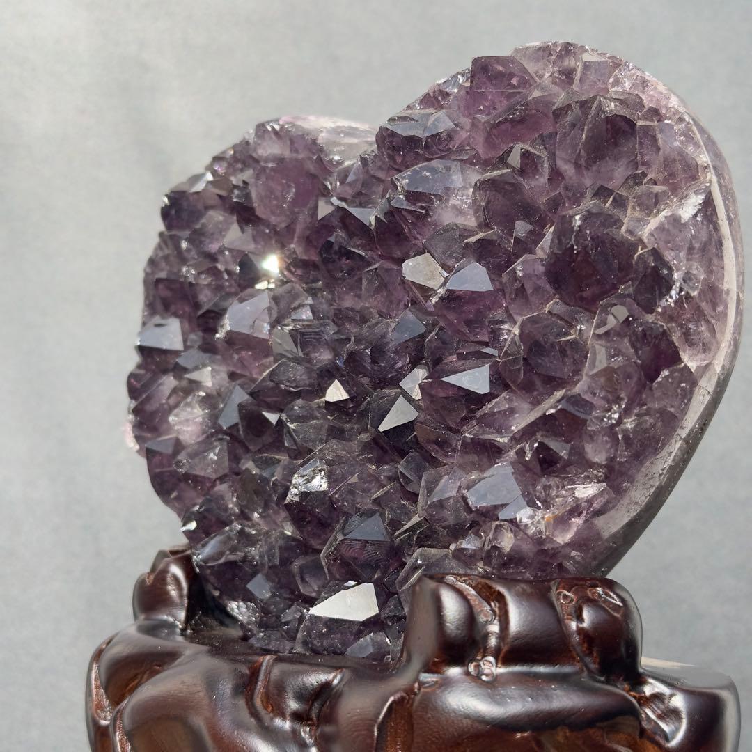 ウルグアイ産❣️天然石 アメジストのハート　置物　台座付きG.215