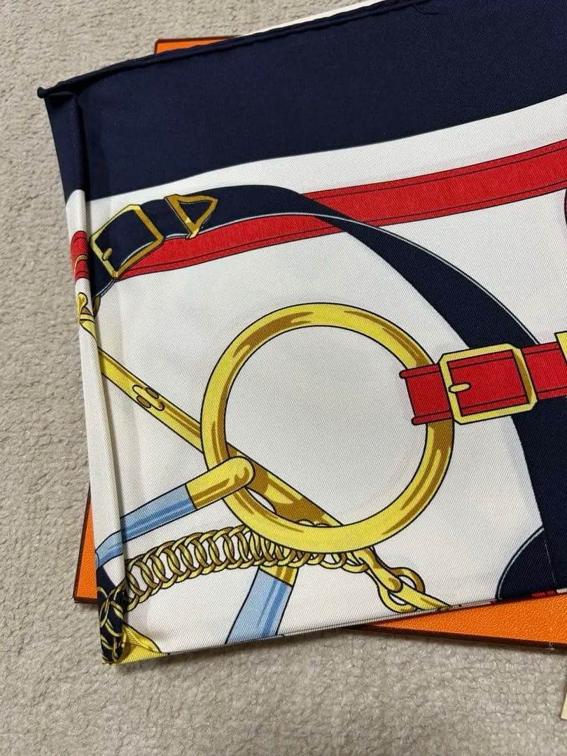 箱開封済未使用　HERMES エルメス スカーフ