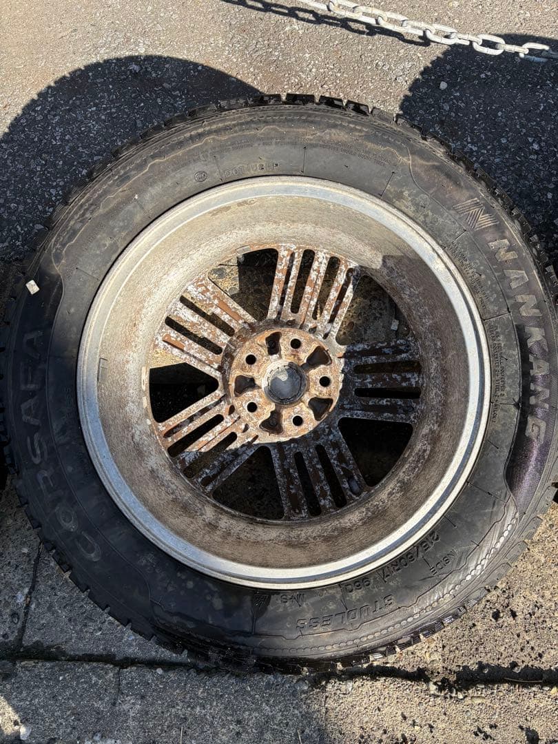 E51エルグランドライダー純正ホイール　スタッドレスタイヤ付215/60R17