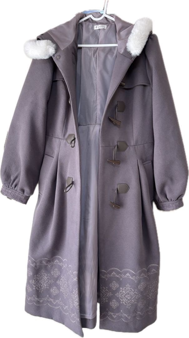 【極美品】axesfemme パネル刺繍ダッフルコート　ラベンダーL