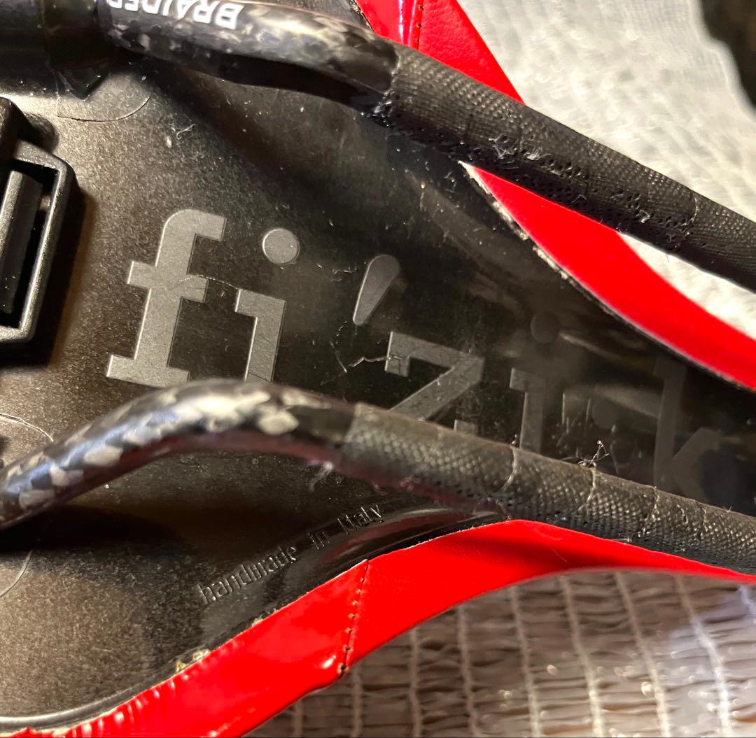 フィジーク　fi'zi:k Antares サドル カーボン　レッド