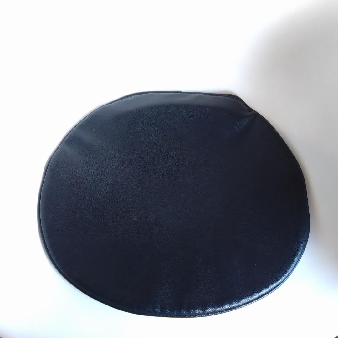 ハーマンミラー　イームズ　アームシェルチェア　座面シート付