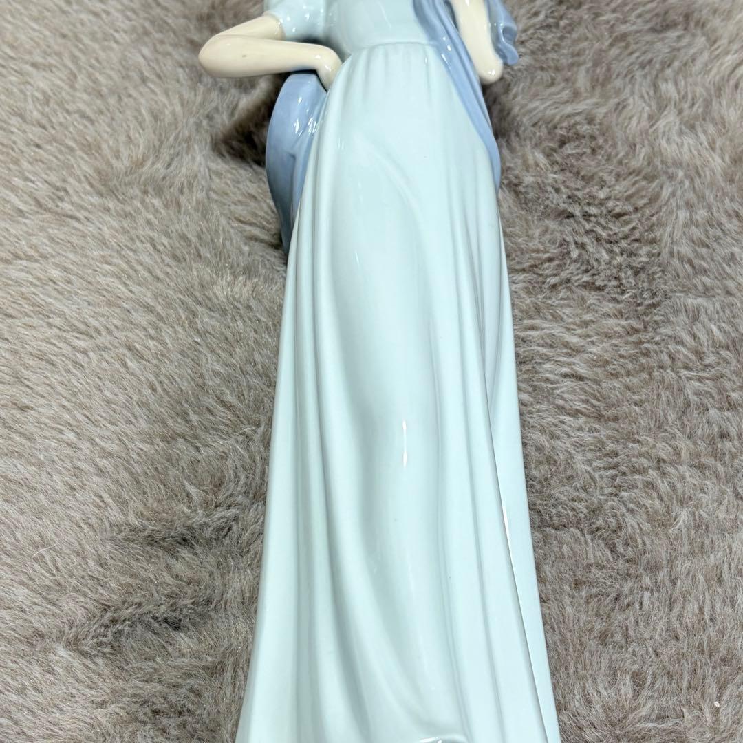 リヤドロ NAO 帽子をかぶった貴婦人 フィギュリン LLADRO 人形 置物
