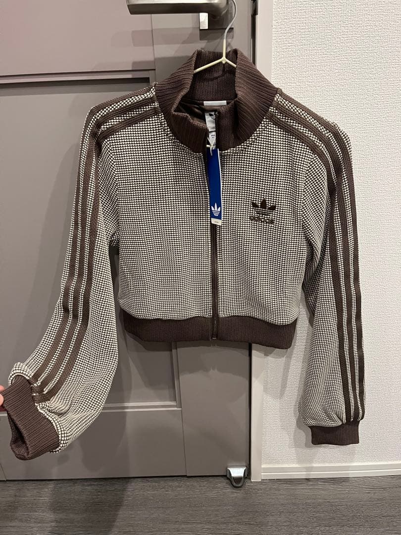 adidas クロップトラックトップジャケット