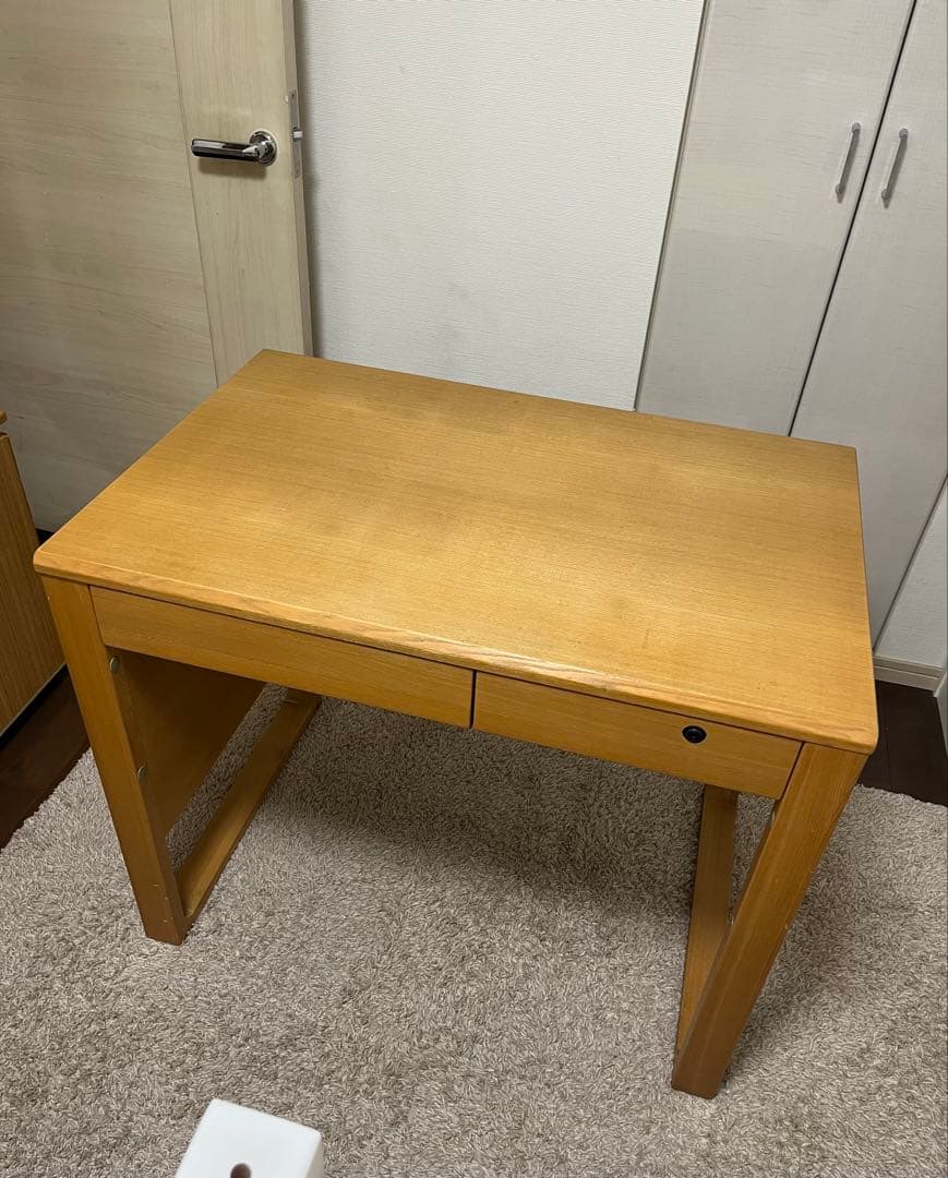 ナチュラルウッドの学習机　ヒカリサンデスク