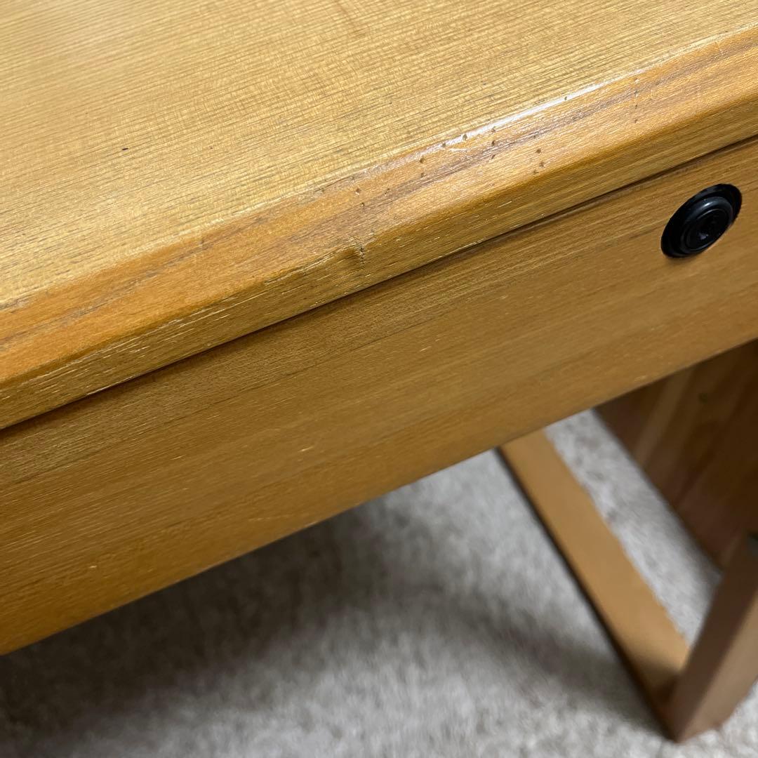 ナチュラルウッドの学習机　ヒカリサンデスク