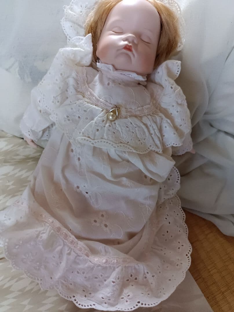 ドイツ スリーピングベビービスクドール赤ちゃん人形 陶器人形アンティークドール