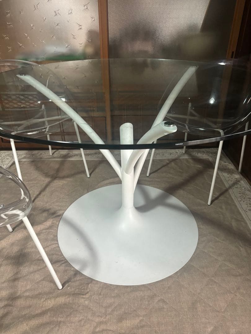 カリガリスアカシアホワイトツリーデザイン円形テーブル