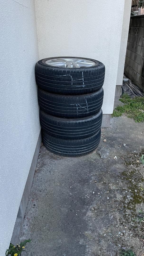 NISSAN 日産　エルグランド　夏用タイヤ　４本　ホイール付き