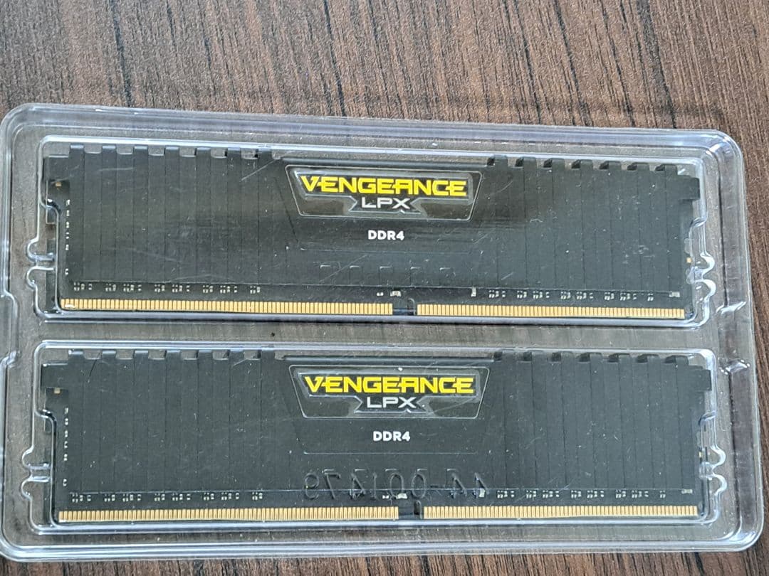 メモリー VENGEANCE LPX DDR4 16GB (2x8GB)